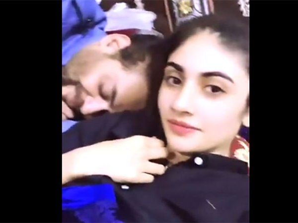 Aamir Liaquat Syeda Dania Romantic video,