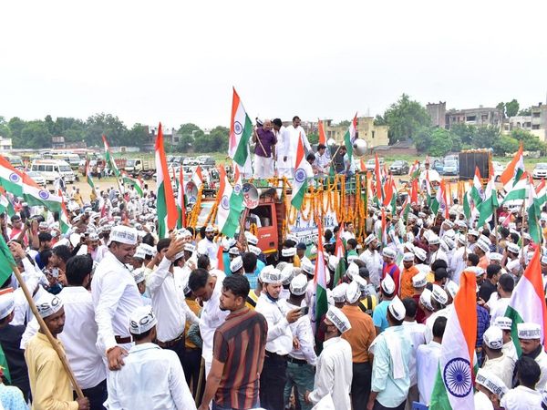 Ahead of UP Elections, AAP workers brings out Tiranga Yatra in Agra 