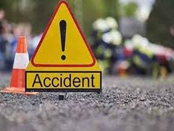 Five killed, including 3 constables, in a major accident on Yamuna Expressway
