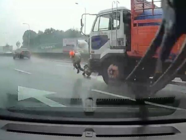 Accident Video Bike Slipped On The Road And Truck came Then What Happened Watch Shocking Video