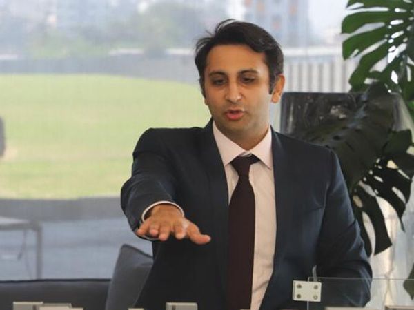 Serum chief Adar Poonawala, who went to London with Wife-kids after a threatening phone call, did this tweet