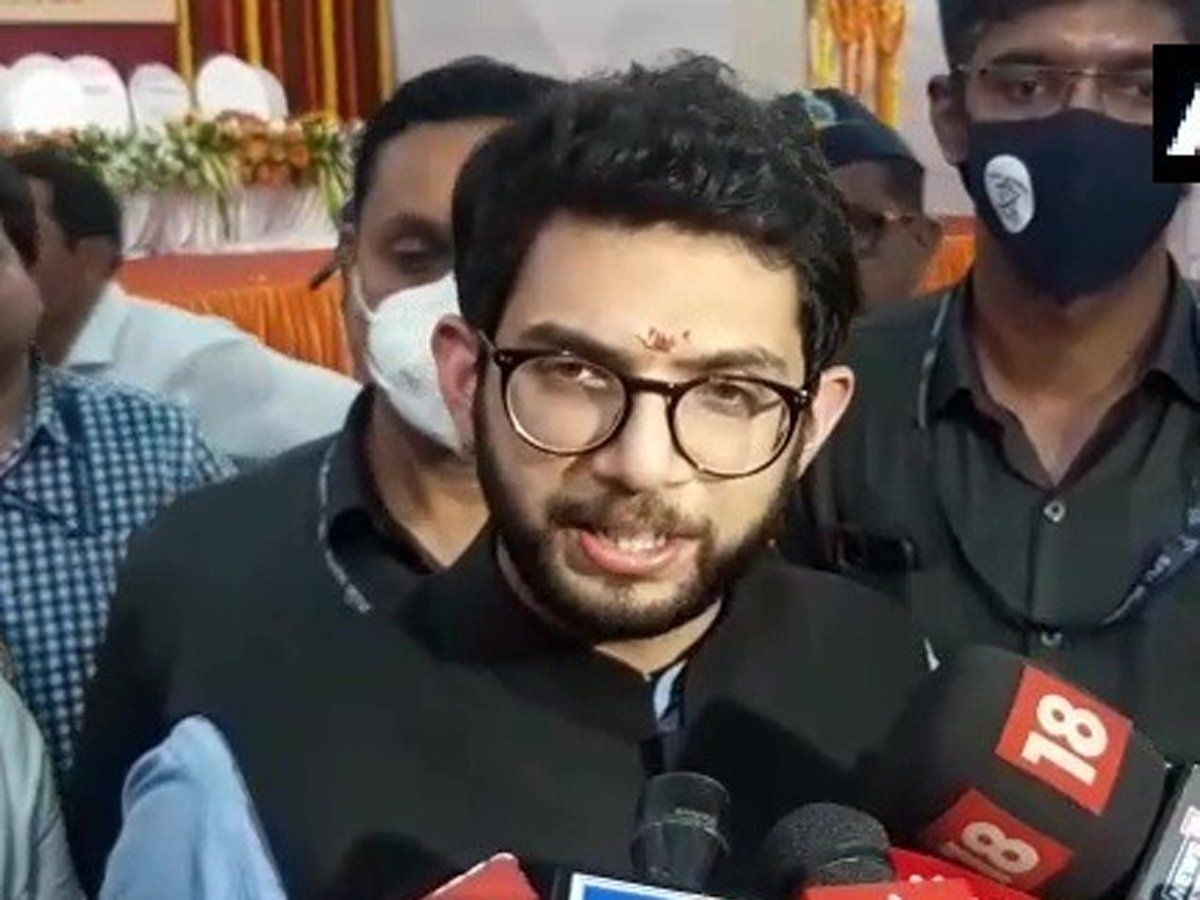 लाउडस्पीकरों का इस्तेमाल बढ़ती महंगाई के बारे में बोलने के लिए करें, आदित्य ठाकरे ने बीजेपी और मनसे को दी सलाह