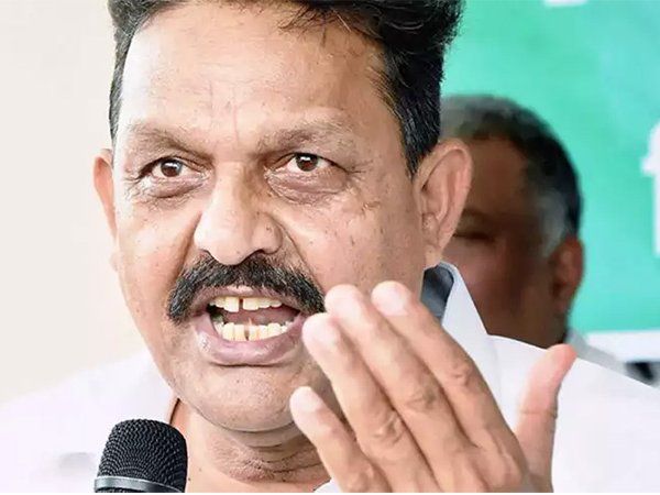 मुख्तार अंसारी के भाई अफजाल अंसारी पर गैंगस्टर एक्ट के तहत बड़ा एक्शन, 15 करोड़ की संपत्ति कुर्क-VIDEO