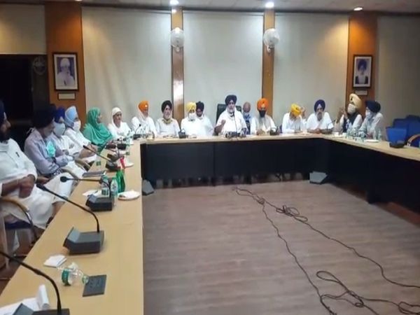 Shiromani Akali Dal SAD decided to pull out of BJP-led NDA alliance 