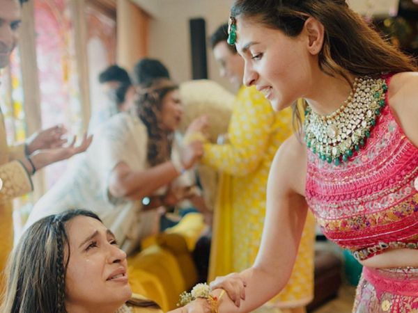 Akansha Ranjan Kapoor Shared Pictures From Alia Bhatt And Ranbir Kapoor Mehndi Ceremony, Akansha Ranjan Kapoor Was Crying At Alia Bhatt's Wedding