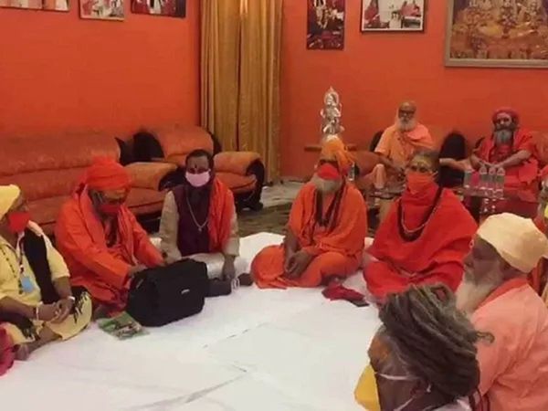 Splits in Akhil Bharatiya Akhara Parishad Seven factions elect their own presidents