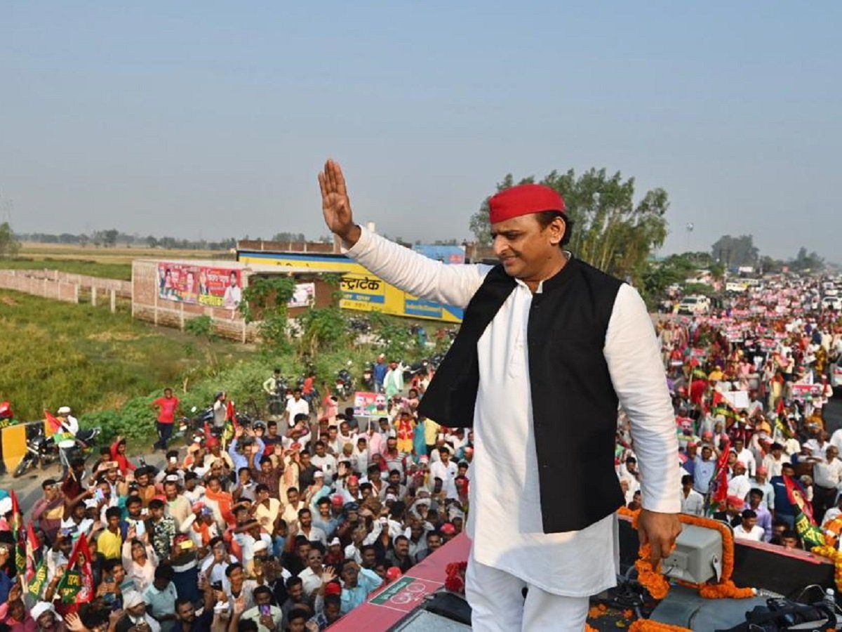 अखिलेश यादव बोले- मुख्यमंत्री योगी लैपटॉप नहीं चला सकते, मैंने सुना है कि फोन चलाना भी नहीं जानते