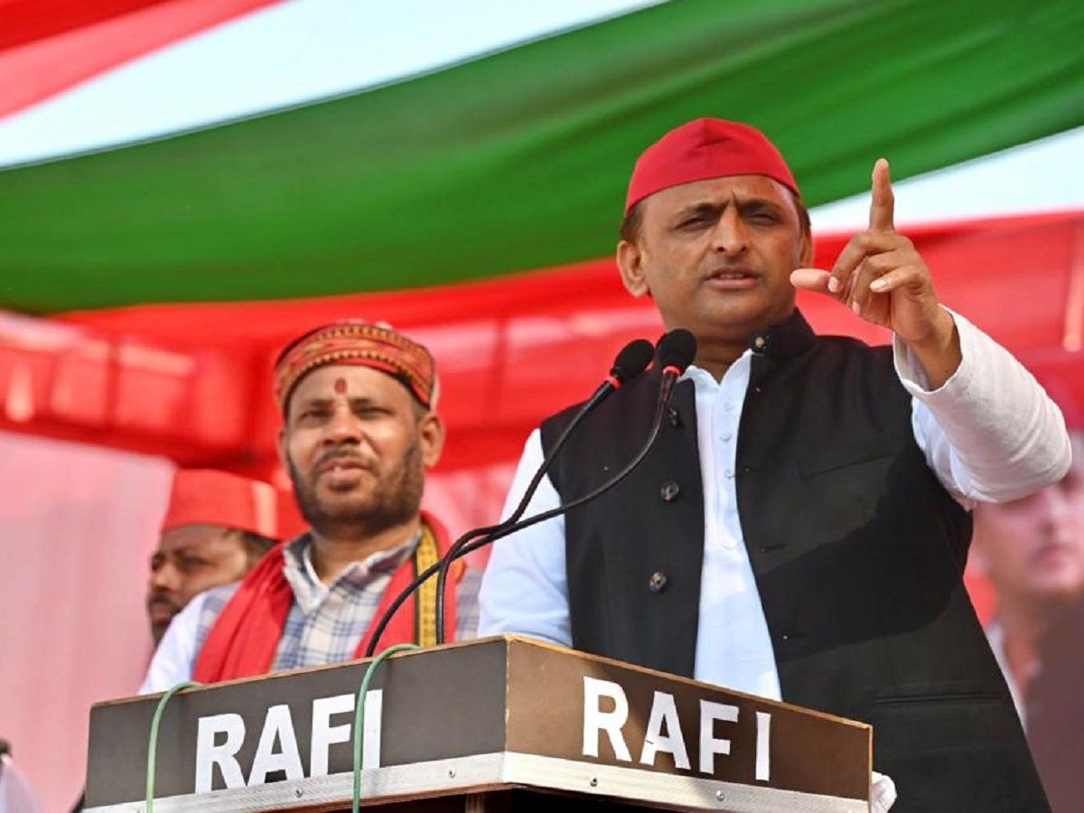 आतंक को लेकर योगी आदित्यनाथ ने लगाए अखिलेश यादव पर आरोप, सपा प्रमुख ने कहा- मुझे क्यों सफाई देनी चाहिए?