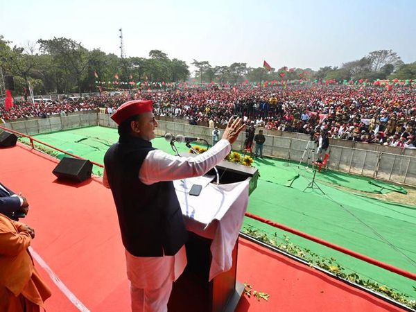 In UP assembly elections 2022, 4 Akhilesh Yadav is in the fray, know who is trying his luck from where