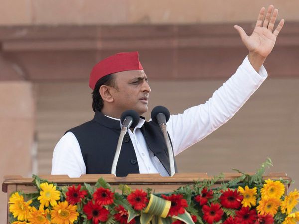 Akhilesh Yadav's taunt - what kind of government is this, on one hand it is selling airport and on the other hand it is building a new one