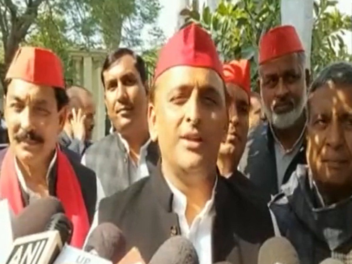 पीएम मोदी को लेकर अखिलेश यादव का विवादित बयान, कहा- आखिरी समय पर बनारस में ही रहा जाता है