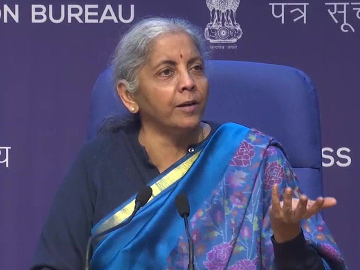अखिलेश यादव को निर्मला सीतारमण का जवाब- क्या चोर पकड़ने के लिए चुनाव के बाद मुहूर्त का इंतजार करना चाहिए?