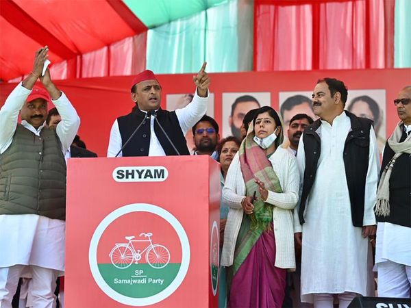akhilesh yadav in Rae Bareilly sp rally