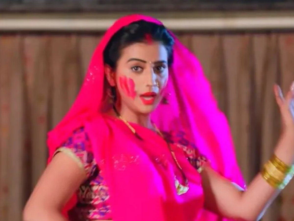 Akshara Singh Ka Holi 2025