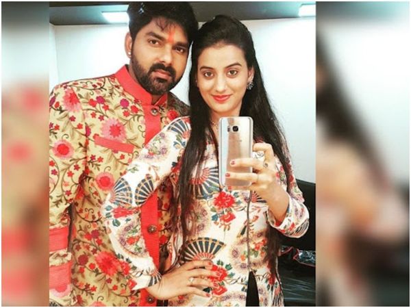 Akshara singh Song, pawan singh Song, akshara pawan singh relationship, akshara pawan controversy, Akshara pawan singh Romantic Video, Akshara pawan singh Song, Akshara pawan singh  Video, Akshara our pawan singh vivad, Aksharaand and pawan singh Romantic