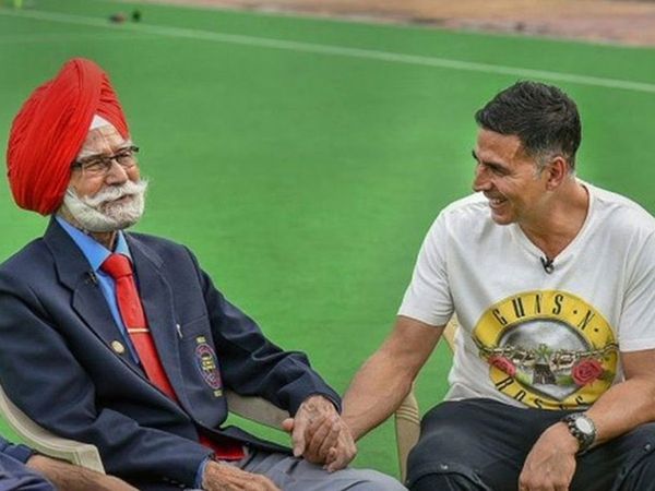 Akshay kumar with balbir singh