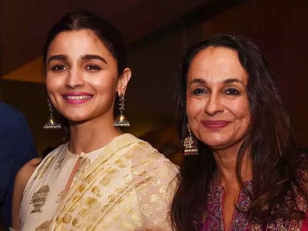 Mother Soni Razdan with Alia Bhatt
