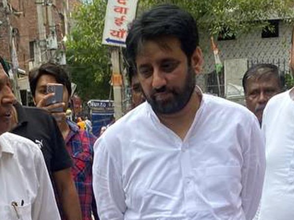 ACB arrested AAP MLA Amanatullah Khan, action taken after raid at house and 5 locations 