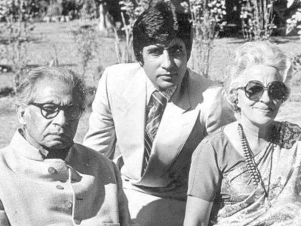Amitabh Bachchan with Mom-Dad