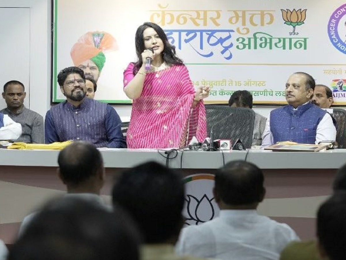 पूर्व CM फडणवीस की पत्नी अमृता फडणवीस का दावा- मुंबई में 3% तलाक ट्रैफिक जाम की वजह से