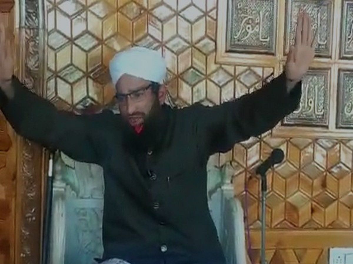 Anantnag के मौलवी ने कह दी बड़ी बात- हमारी जमीन ले लो लेकिन कश्मीर में अल्पसंख्यकों को सुरक्षा दो