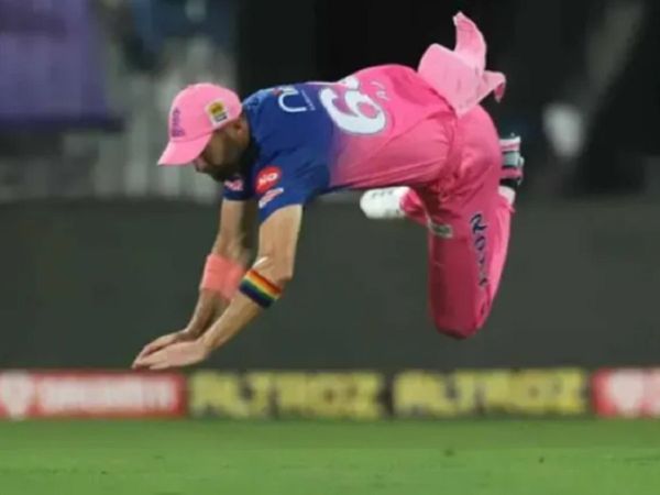 Andrew Tye to replace Mark Wood in LSG for IPL 2022