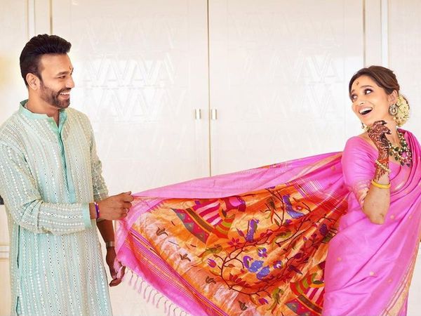 Ankita Lokhande griha-pravesh: TV Couple Ankita Lokhande And Vicky Jain move in new house-