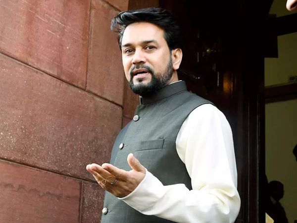 Anurag Thakur attack on kejriwal