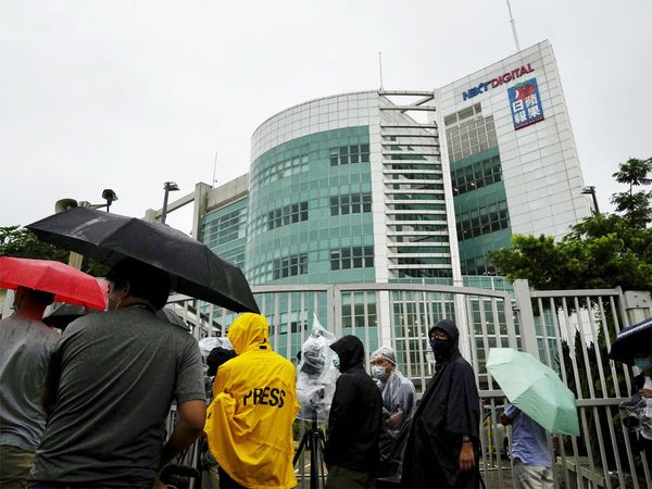 Hong Kong's pro-democracy newspaper Apple Daily will be closed