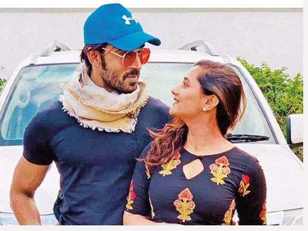 Arhaan Khan and Rashmi Desai