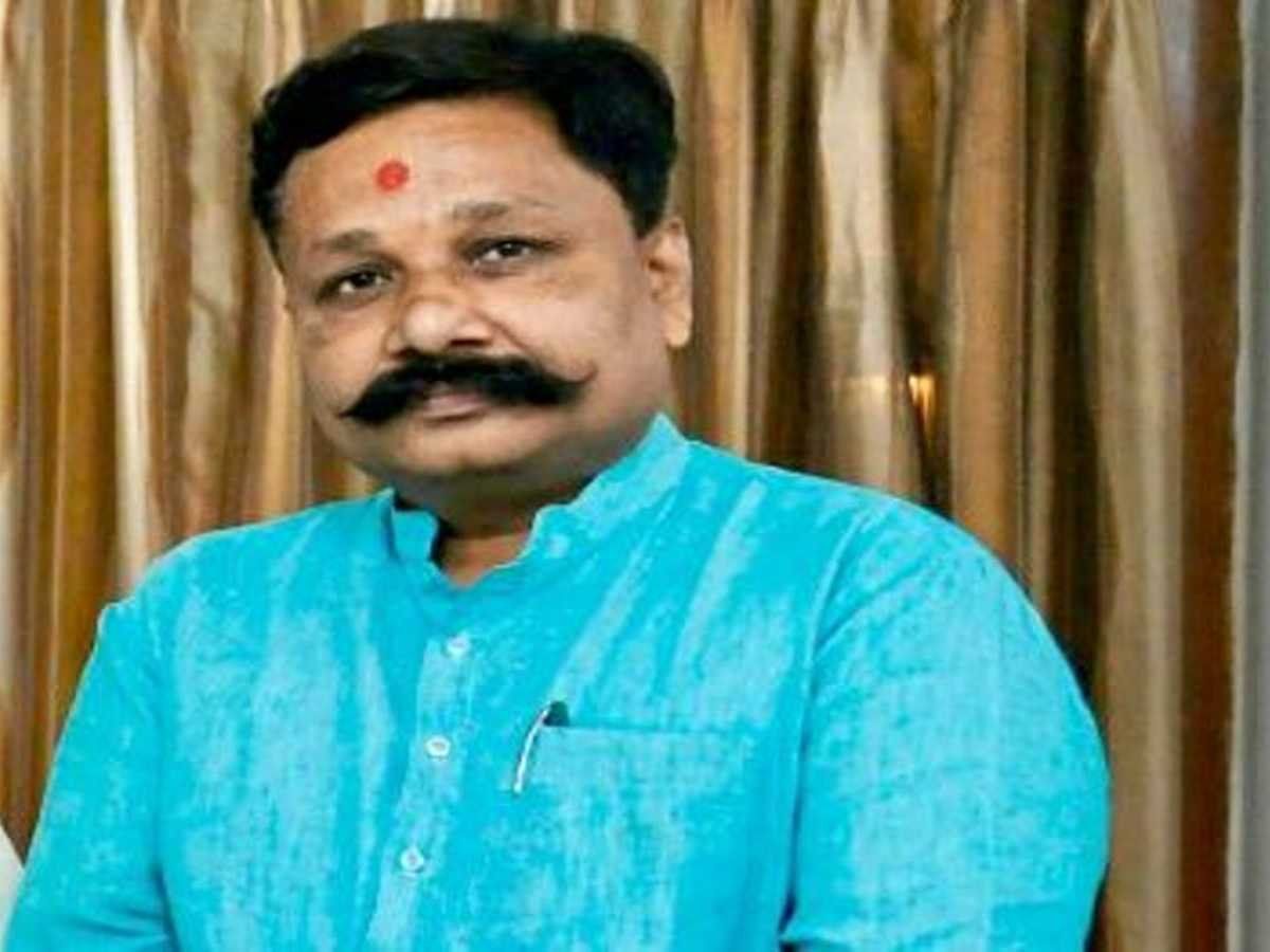 Gujarat: गुजरात सरकार के मंत्री पर महिला के साथ रेप और अवैध रूप से बंधक बनाने का लगा आरोप