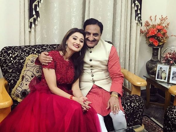 Arushi Nishank Special poem for her father Ramesh Pokhriyal Read Here