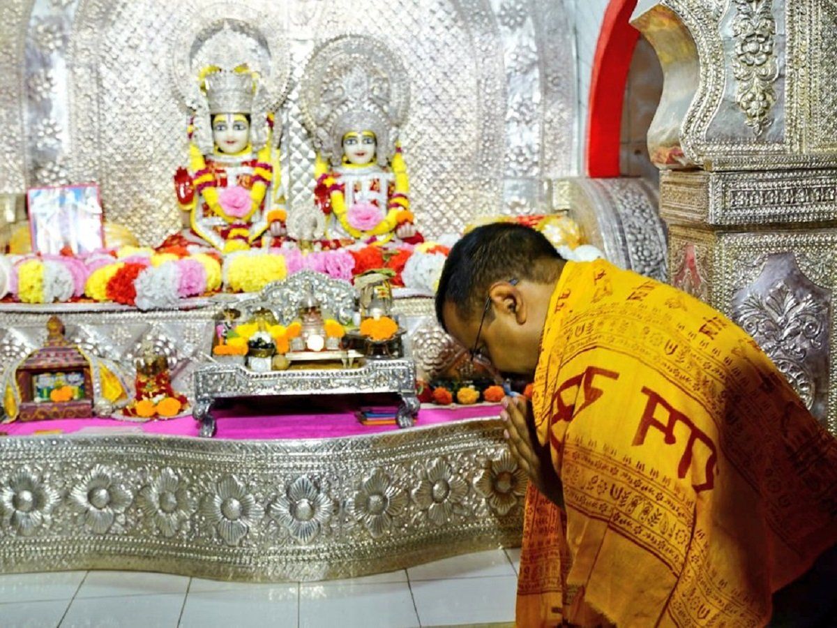 अयोध्या में अरविंद केजरीवाल; रामलला के किए दर्शन, बोले- हर भारतवासी को दर्शन करने का मौका मिले