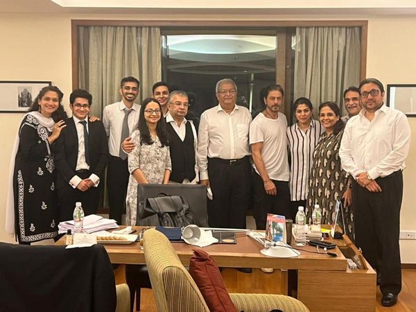 After Aryan Khan got bail, the legal team met Shahrukh Khan, said- Satyamev Jayate