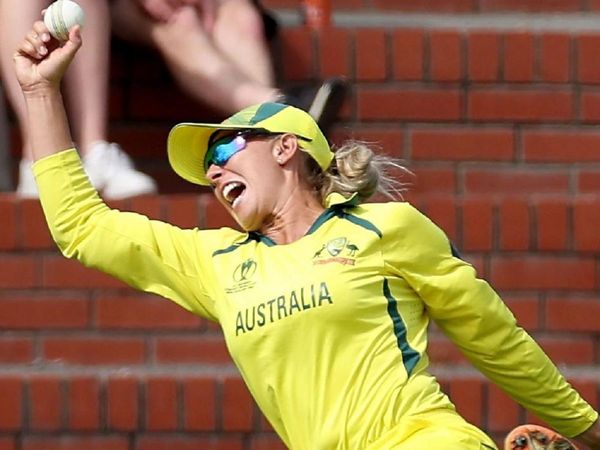 Ash Gardner catch Video