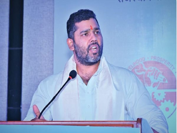 Rajasthan minister Ashok Chandna takes u turn after meet with CM Gehlot