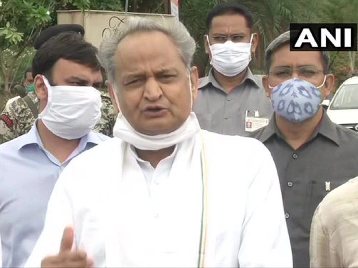 'जनता राजभवन को घेरने आ गई तो हमारी...'; क्या राज्यपाल को धमका रहे हैं मुख्यमंत्री अशोक गहलोत?