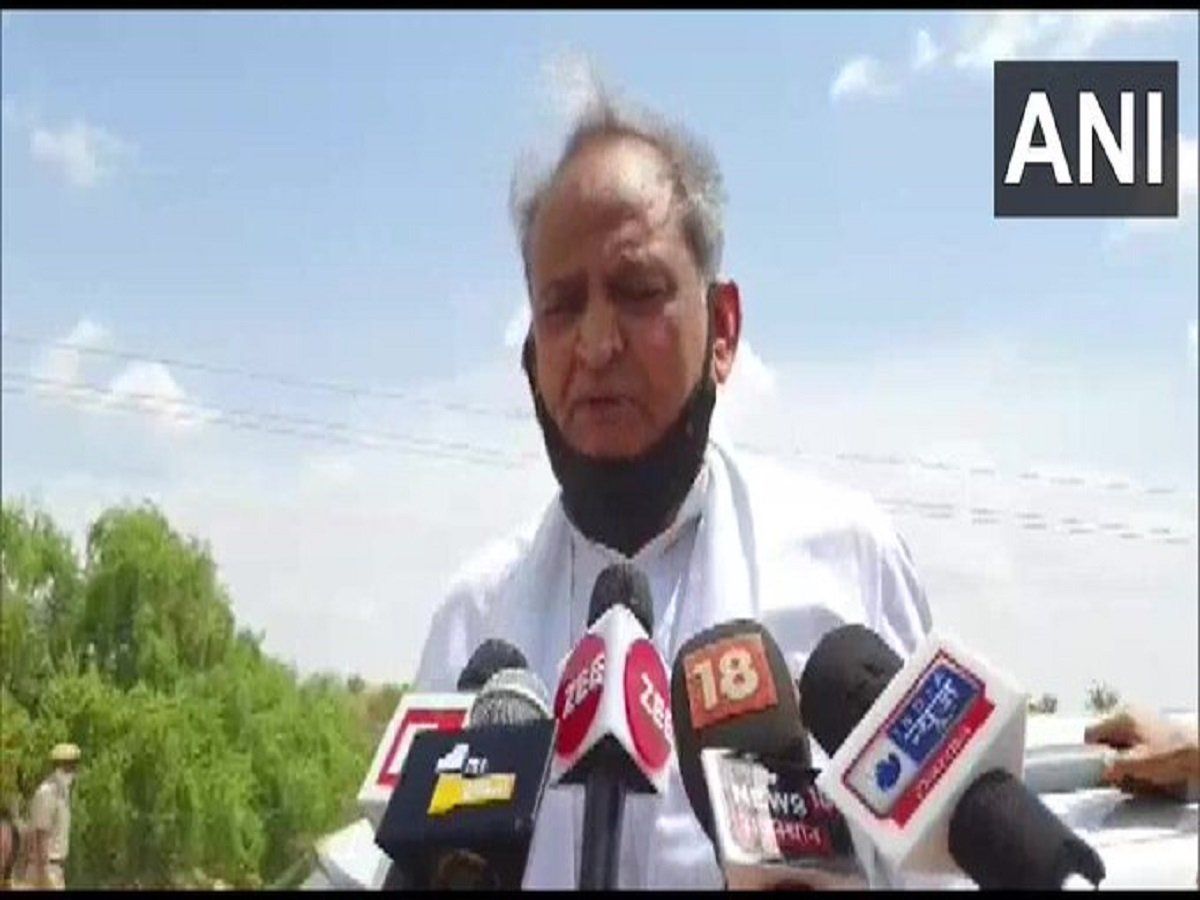 केंद्र सरकार पर बरसे गहलोत, बोले- राजस्थान में ये 'तमाशा' बंद करवाएं पीएम मोदी