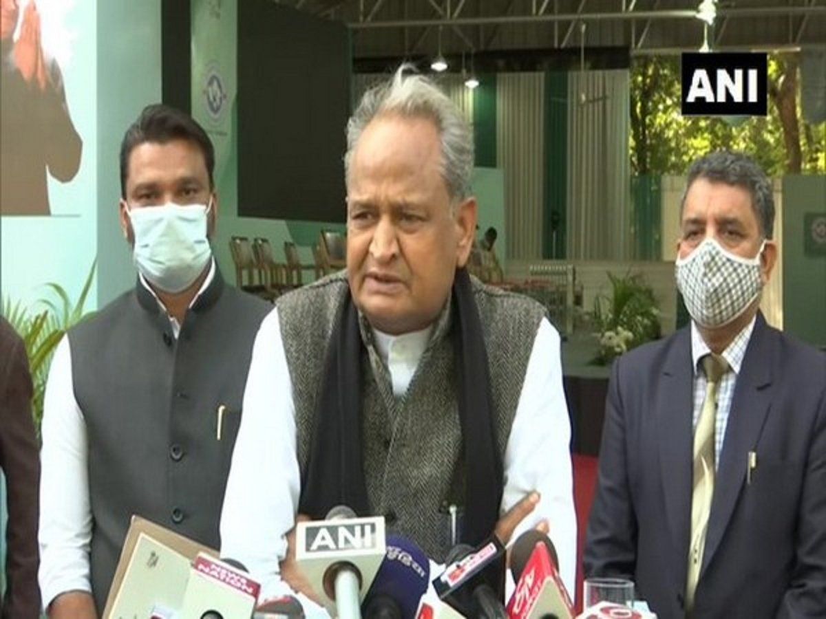 कैप्टन साहब पार्टी के सम्मानित नेता, हाईकमान को कई बार फीडबैक के आधार पर लेने पड़ते हैं फैसले: गहलोत