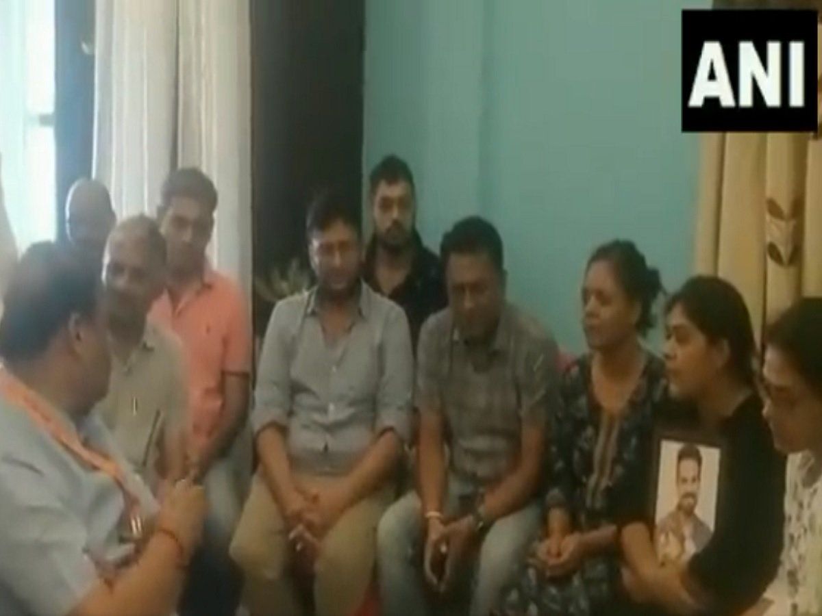"कैसे SP हैं, आपके होते हुए माफिया घुस आए...?", जब अफसर पर भड़कने लगे CM