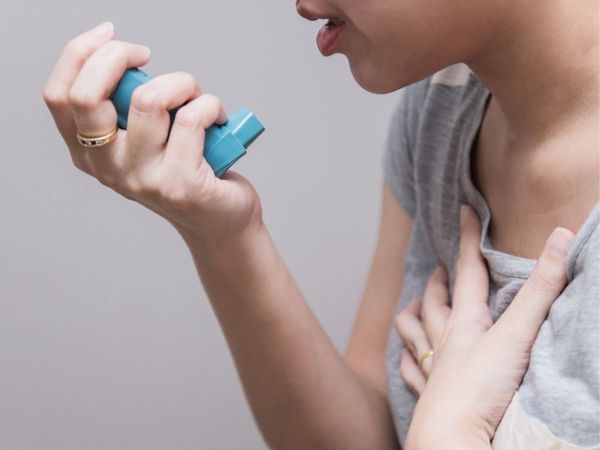 Asthma symptoms, asthma symptoms adults, treatment of asthma in adults, bronchial asthma symptoms in adults, treatment of asthma in adults, asthma chest tightness no wheezing, why does asthma cause chest tightness, how to relieve chest pain from asthma, a
