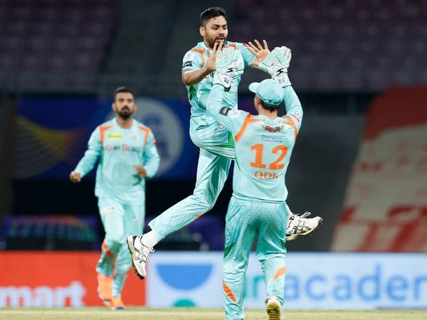 Avesh Khan takes 4 wickets against Sunrisers Hyderabad