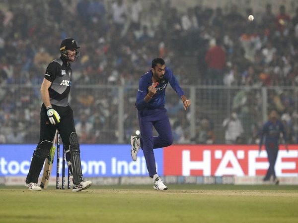 Axar-patel-T20I-vs-New-zealand-Kolkata