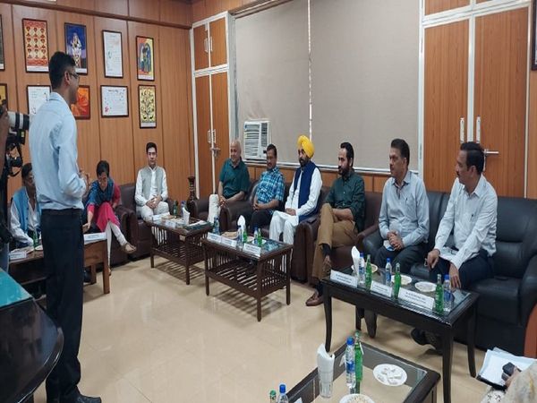 Arvind Kejriwal and Punjab CM Bhagwant Mann visit Dr BR Ambedkar School of Specialised Excellence, Kalkaji delhi