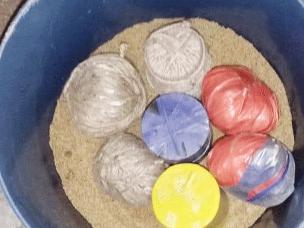 Crude bombs recovered from CIT road area in Kolkata