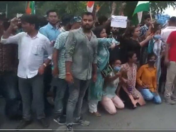 Bihar Police showered sticks on BPSC candidates in Patna, candidates were protesting against the exam schedule