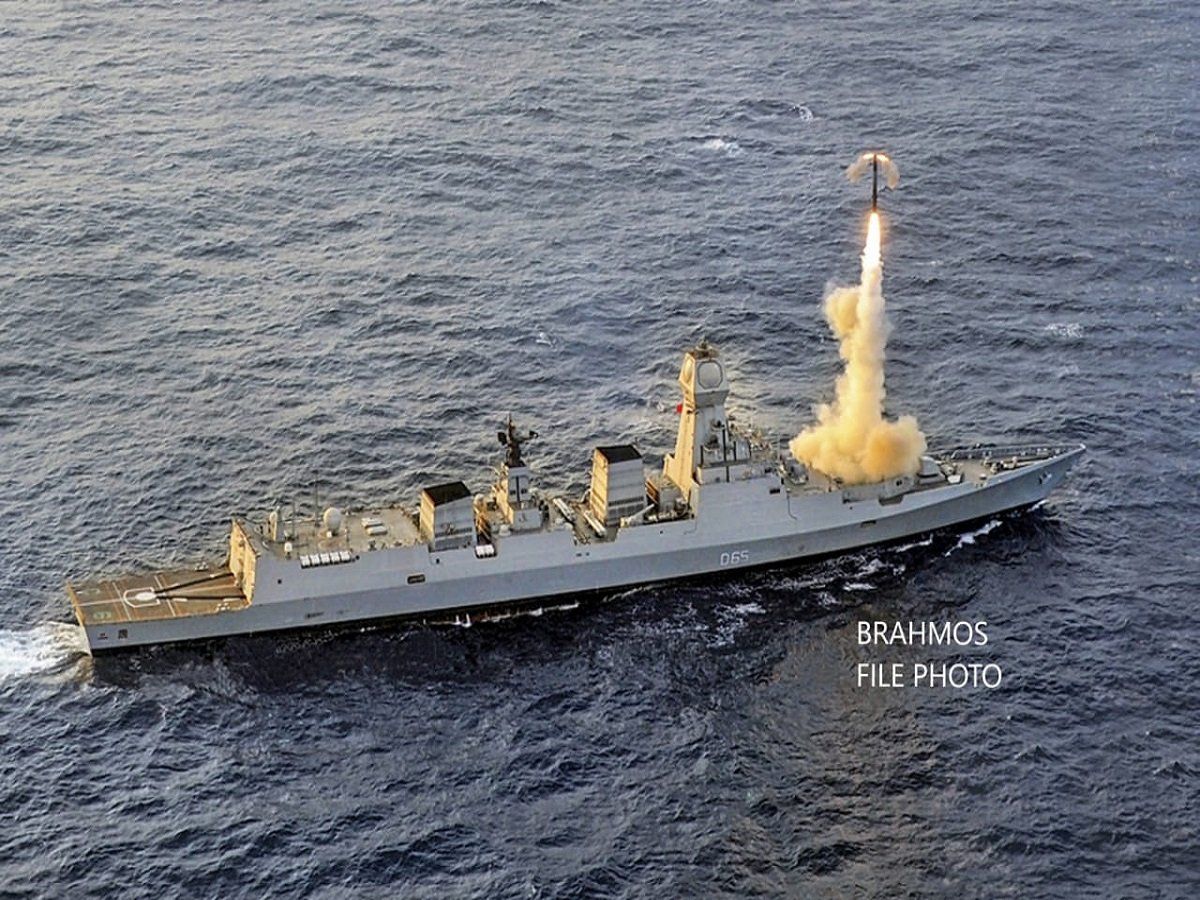 BRAHMOS Missile: INS चेन्नई से ब्रह्मोस सुपरसोनिक क्रूज मिसाइल का सफल परीक्षण, नौसेना की ताकत हुई घातक