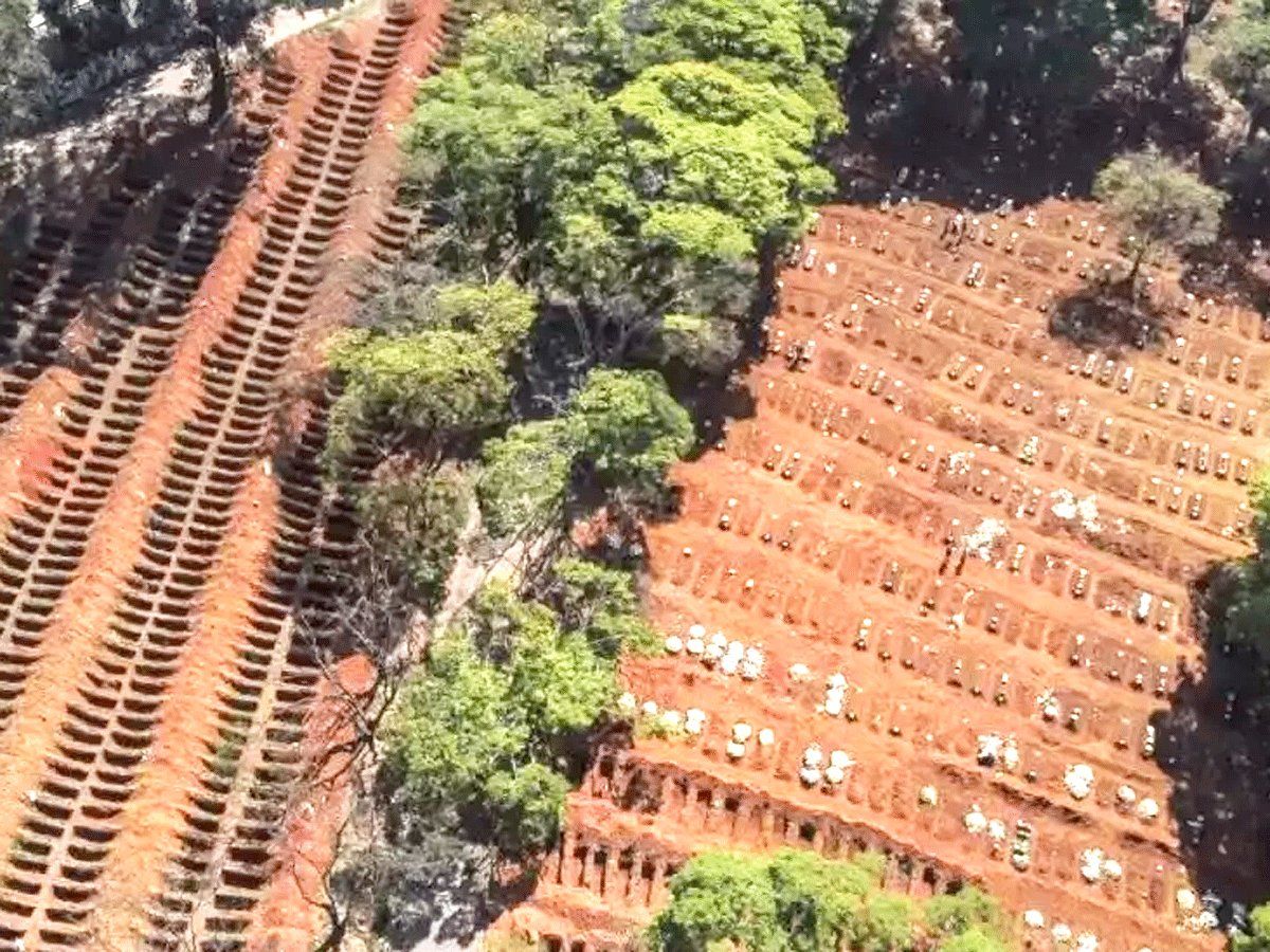 Brazil Cemetery:ब्राजील में कोरोना का हाहाकार, शव दफनाने को कम पड़ी दो गज जमीन,खोदे जा रहे पुराने कब्र