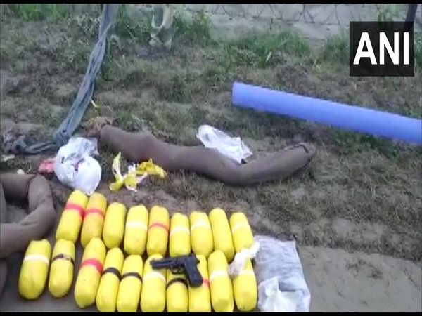 BSF in an encounter with Pakistani smugglers seized 47 yellow packets suspected to be heroin, along with arms