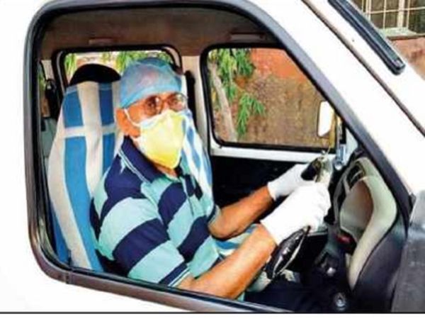 For 42 days 65-year-old has slept in ambulance, says will go home once Corona war is over